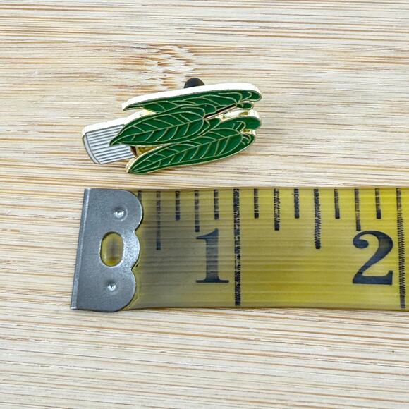 Potted Plant Enamel Pin, Cute Houseplant Pin Badge, Plant Lady Gift - Picture 4 of 4